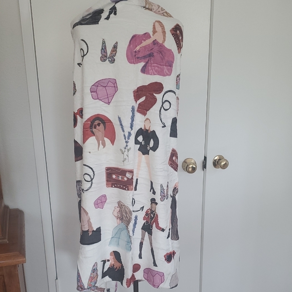 Taylor Swift Artistic Print Blanket - Multicolor - Picture 4 of 7